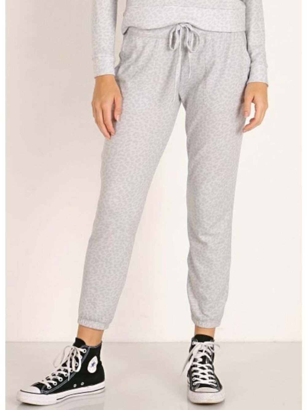 NWT Beyond Yoga Living Easy Sweatpants Gray Leopard-sz Medium